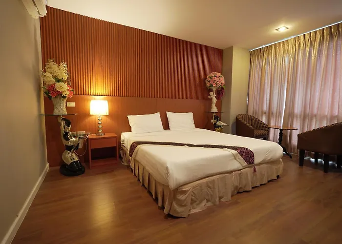 Three Seasons Bangkok 5*
