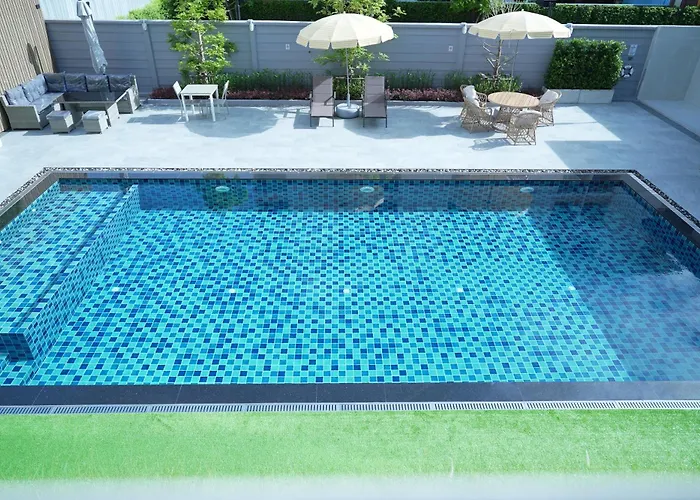 Three Seasons Bangkok Hotel 5*