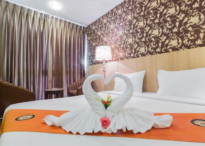 Three Seasons Bangkok Hotel 5*