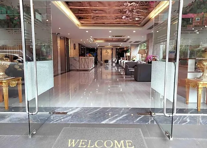 Three Seasons Bangkok Hotel 5*