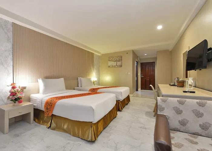 Three Seasons Hotel Bangkok